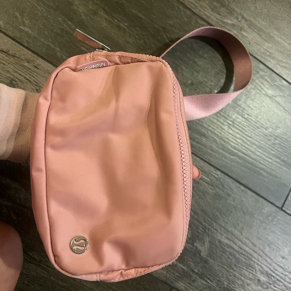 Lululemon belt bag | pink - Picture 6 of 13